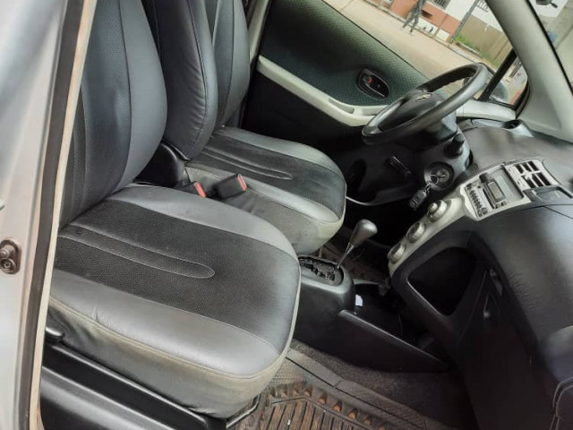 Toyota Yaris, Voitures, Conakry