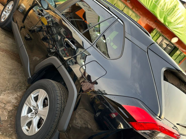 Toyota RAV4, Voitures, Conakry