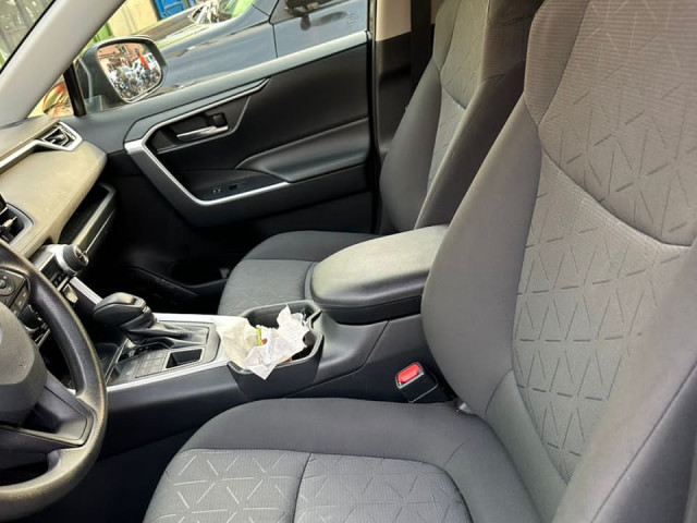 Toyota RAV4, Voitures, Conakry