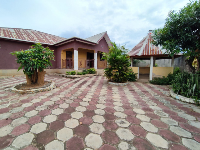 Maison à N'Zerekoré, Maisons, Nzérékoré