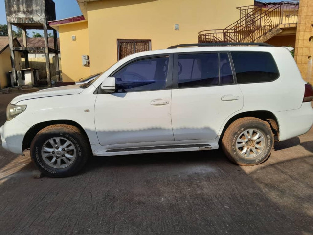 Toyota Land Cruiser, Voitures, Conakry