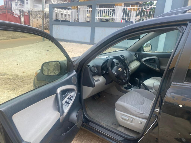 Toyota RAV4, Voitures, Conakry