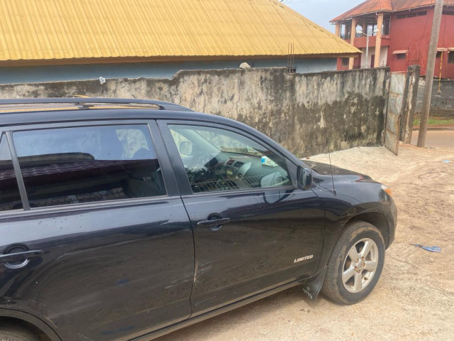 Toyota RAV4, Voitures, Conakry