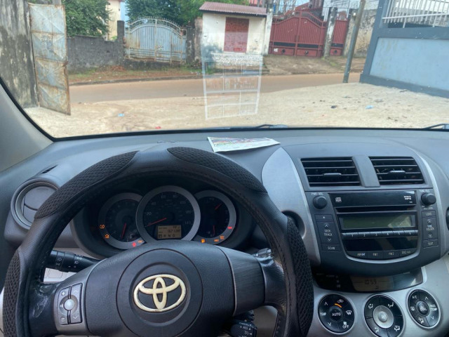 Toyota RAV4, Voitures, Conakry