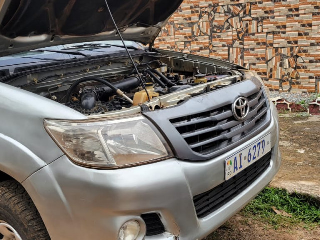 Toyota Hilux, Voitures, Conakry