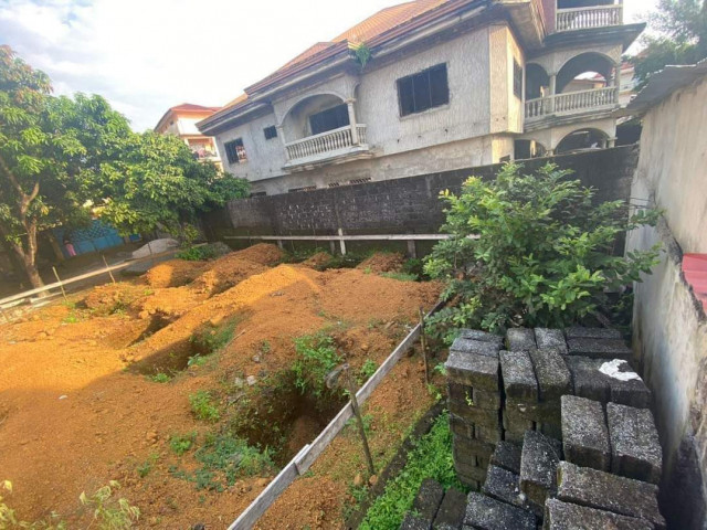 Terrain ร Kipรฉ, Terrains, Conakry