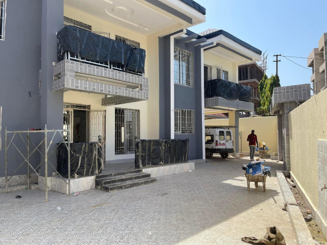Bâtiment à Lambanyi, Maisons, Conakry