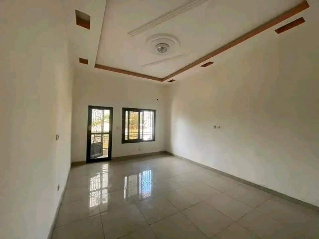 Bâtiment à Nongo, Maisons, Conakry