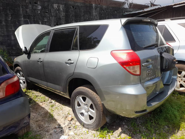 Toyota RAV4, Voitures, Conakry