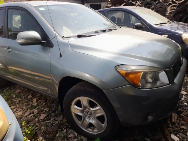 Toyota RAV4, Voitures, Conakry