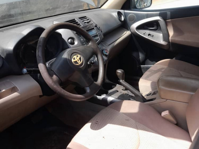 Toyota RAV4, Voitures, Conakry