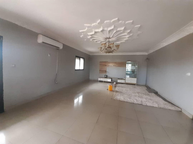 Bรขtiment ร Bellevue, Maisons, Conakry