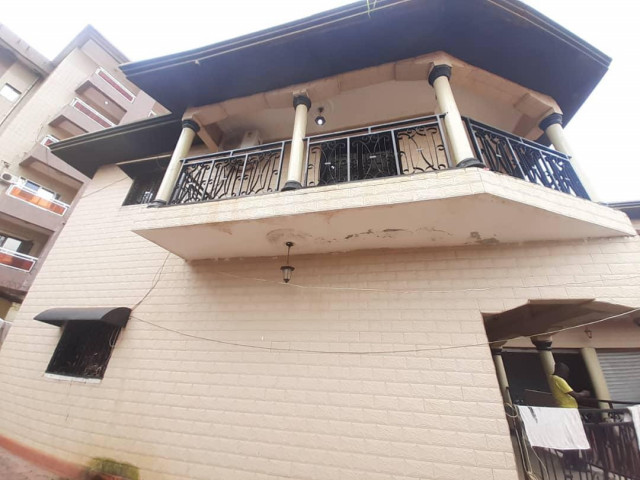 Bรขtiment ร Bellevue, Maisons, Conakry