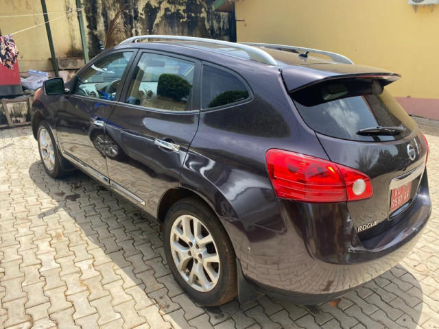 Nissan Rogue, Voitures, Conakry