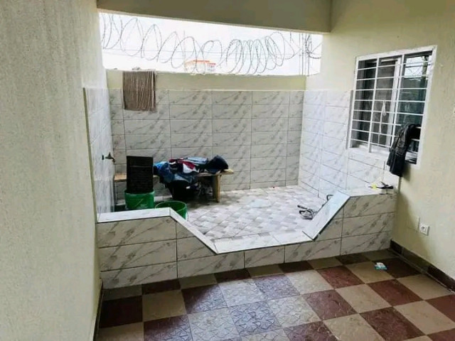 Bâtiment à Lambanyi, Maisons, Conakry