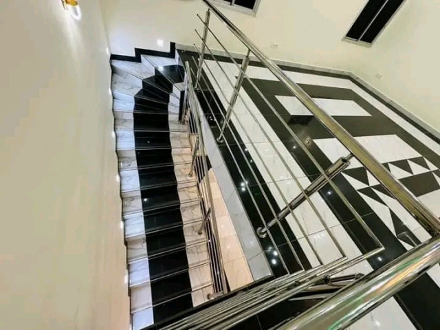 Bâtiment à Lambanyi, Maisons, Conakry