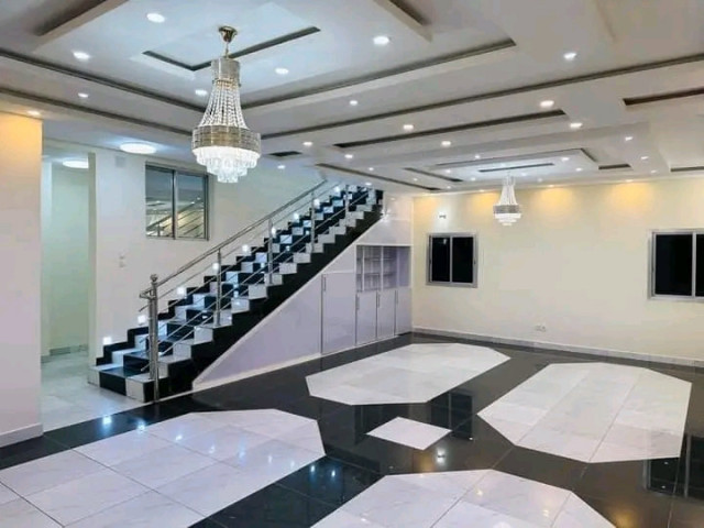 Bâtiment à Lambanyi, Maisons, Conakry