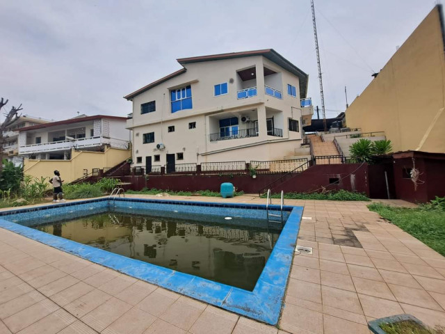 Bรขtiment ร Bellevue, Maisons, Conakry
