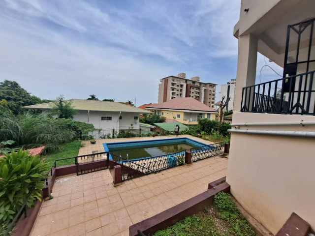Bรขtiment ร Bellevue, Maisons, Conakry