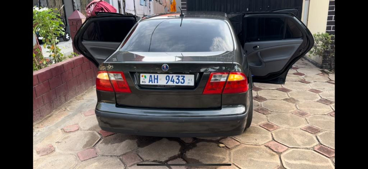 Saab 9-5, Voitures, Conakry