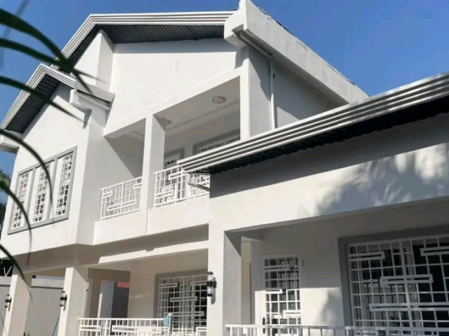 Bâtiment à Lambanyi, Maisons, Conakry