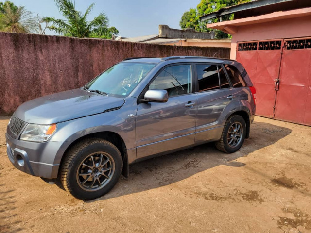 Suziki Grand Vitara, Voitures, Conakry