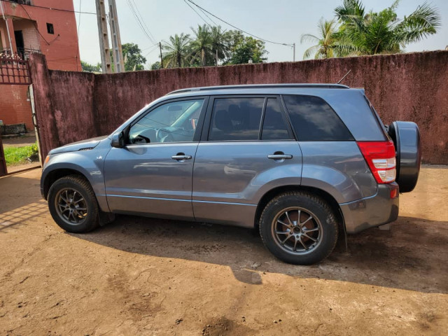 Suziki Grand Vitara, Voitures, Conakry