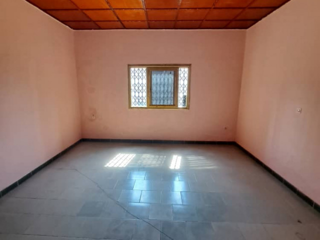 Bรขtiment ร Nongo, Maisons, Conakry