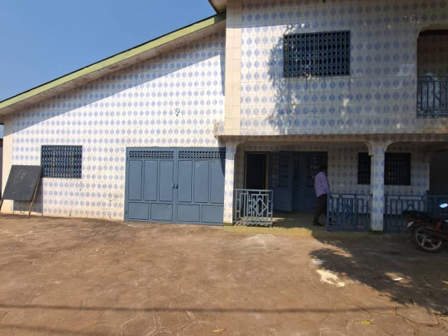 Bรขtiment ร Nongo, Maisons, Conakry