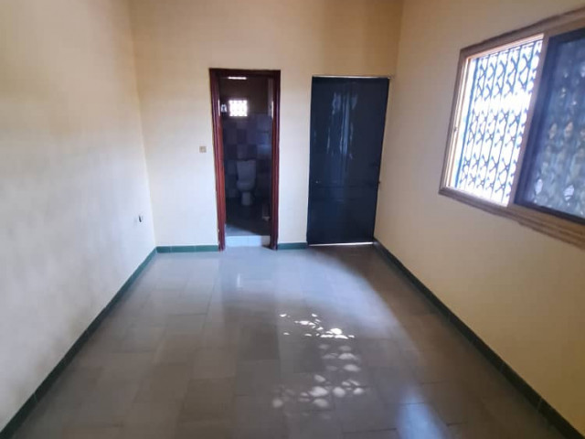 Bรขtiment ร Nongo, Maisons, Conakry