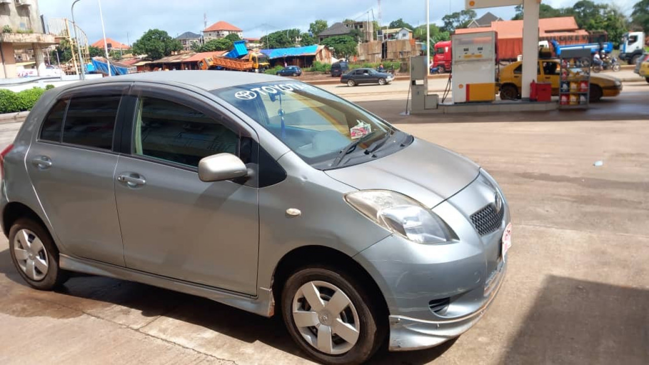 Toyota Vitz, Voitures, Conakry