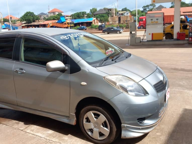 Toyota Vitz, Voitures, Conakry