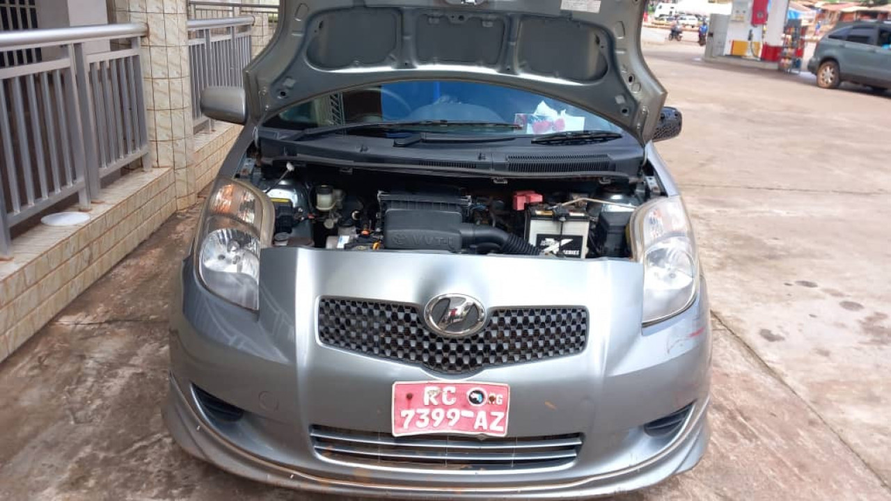 Toyota Vitz, Voitures, Conakry
