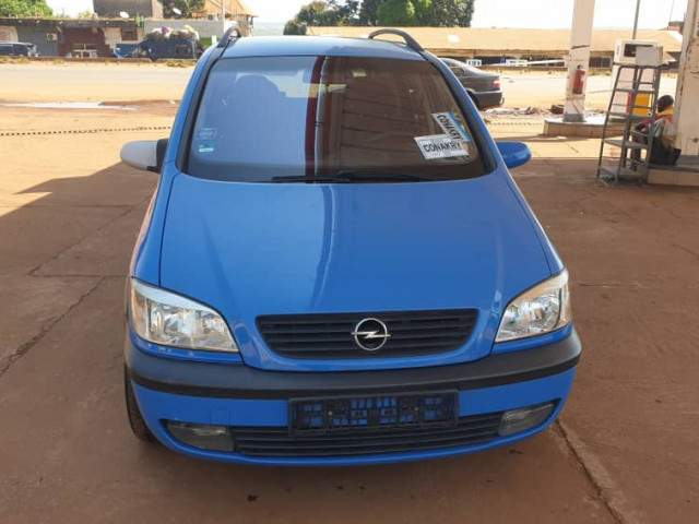 Opel Zafira, Voitures, Conakry