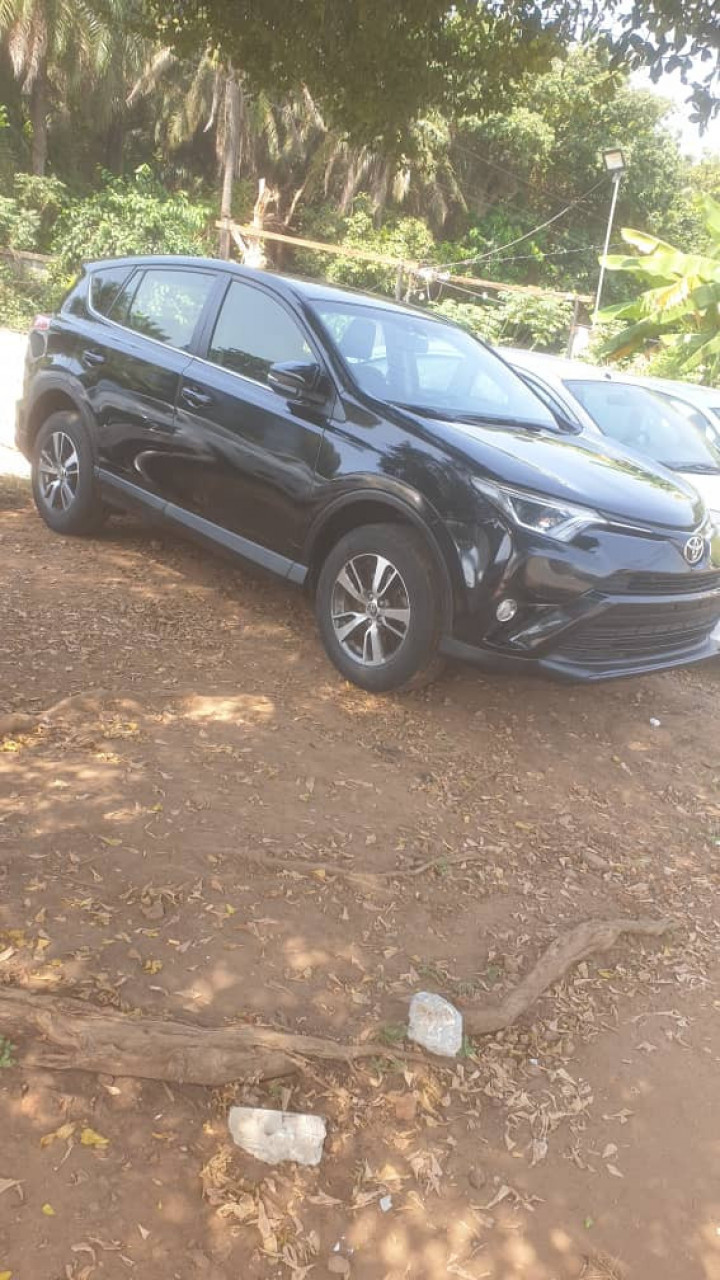 Toyota RAV4, Voitures, Conakry