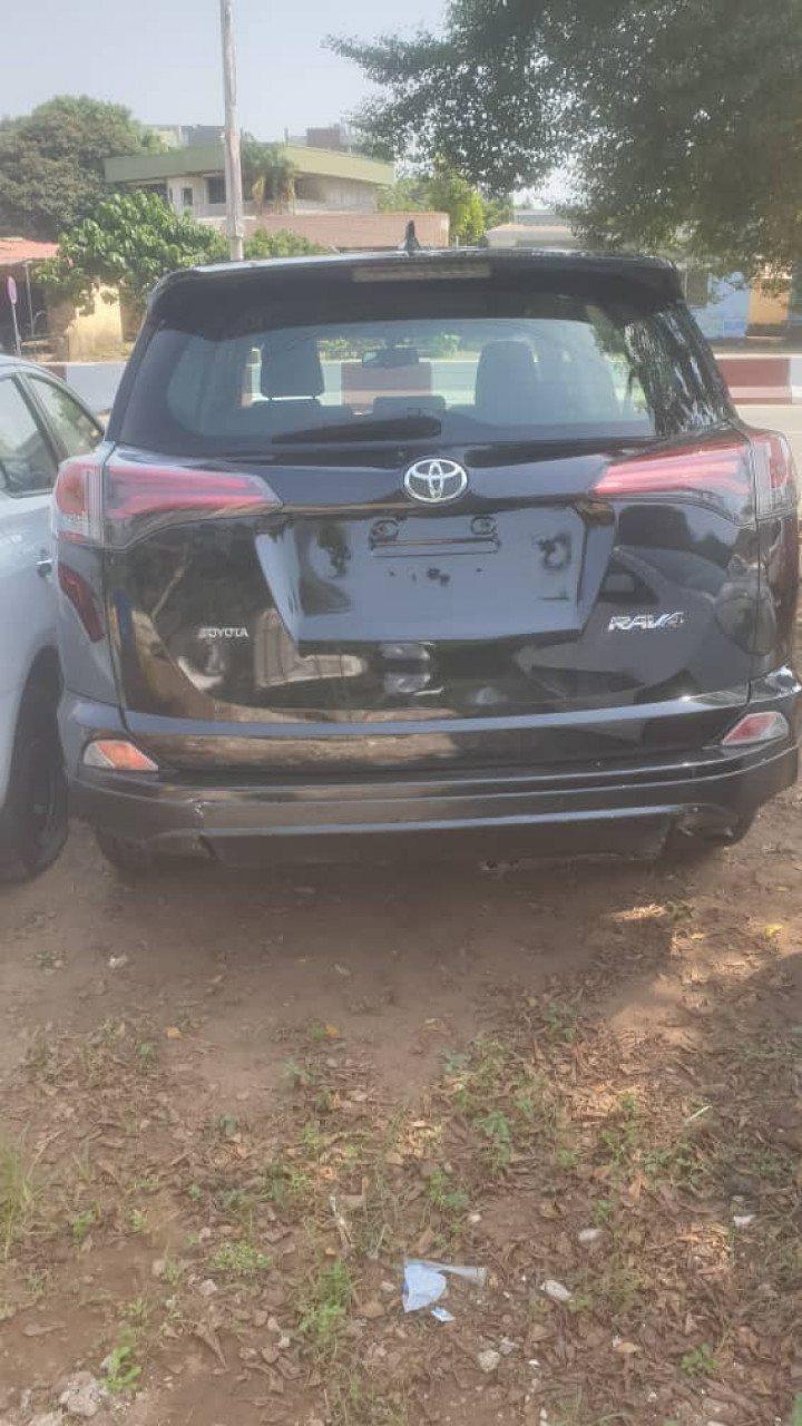 Toyota RAV4, Voitures, Conakry