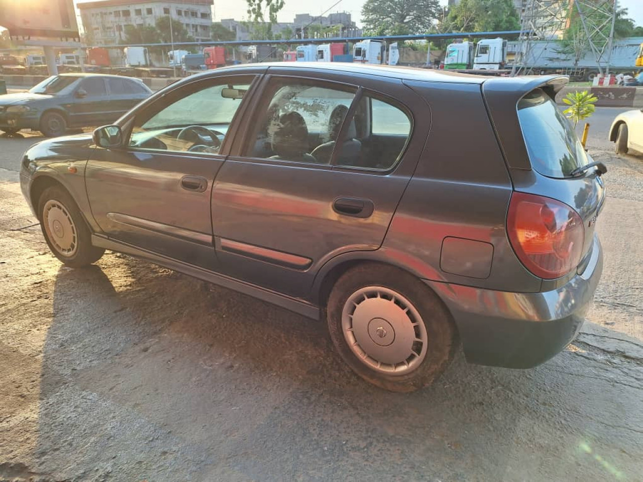 Nissan Almera, Voitures, Conakry