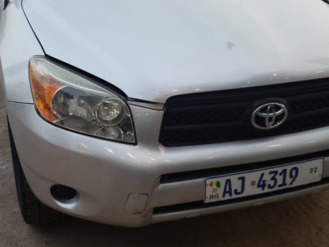 Toyota RAV4, Voitures, Conakry