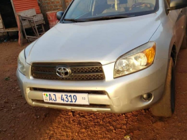 Toyota RAV4, Voitures, Conakry