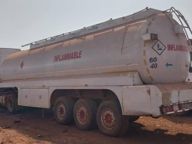 Camion Citerne Renault Magnum, Camions - Autobus, Conakry