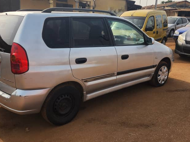 Mitsubishi Spacestar, Voitures, Conakry