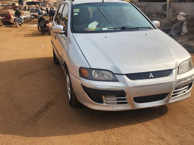 Mitsubishi Spacestar, Voitures, Conakry
