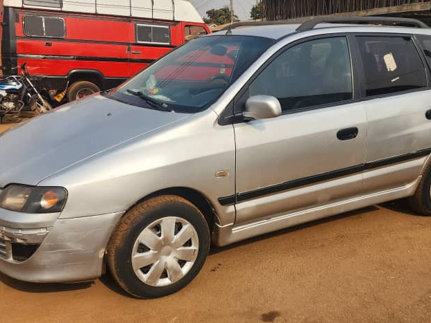 Mitsubishi Spacestar, Voitures, Conakry