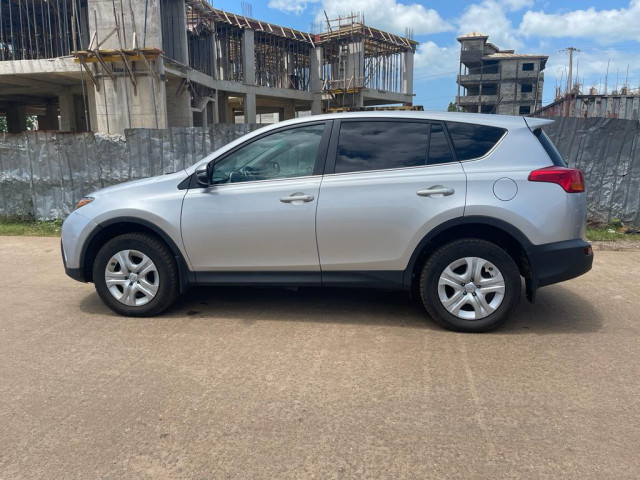 Toyota RAV4, Voitures, Conakry