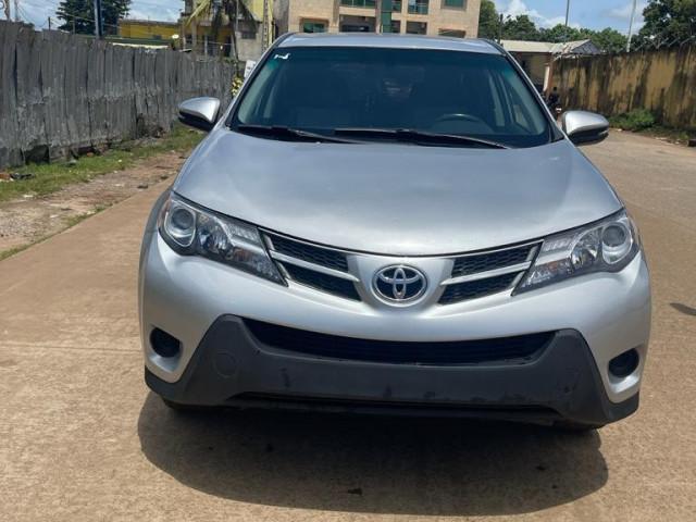 Toyota RAV4, Voitures, Conakry