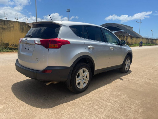 Toyota RAV4, Voitures, Conakry