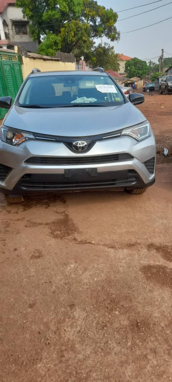 Toyota RAV4, Voitures, Conakry