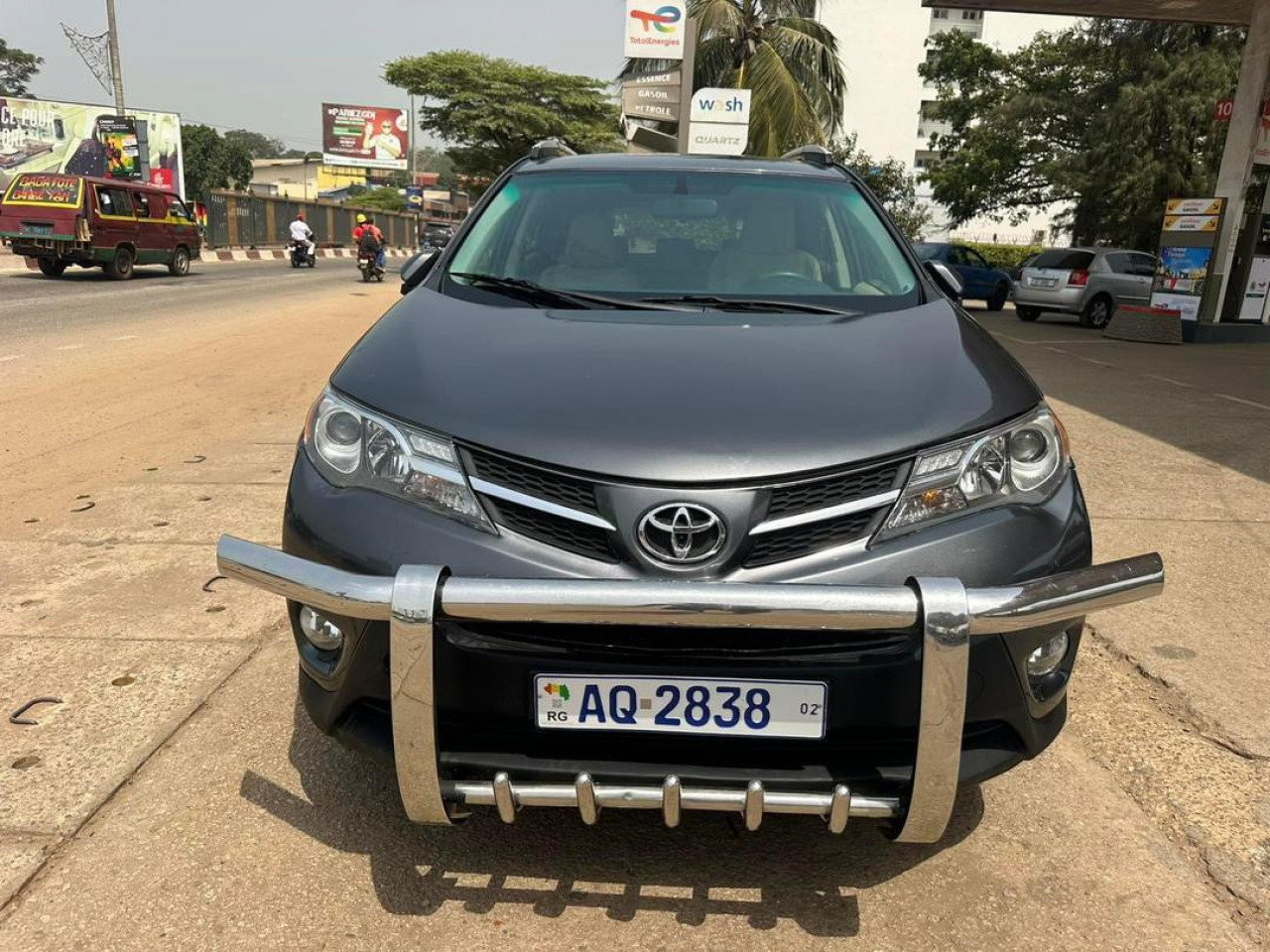 Toyota RAV4, Voitures, Conakry