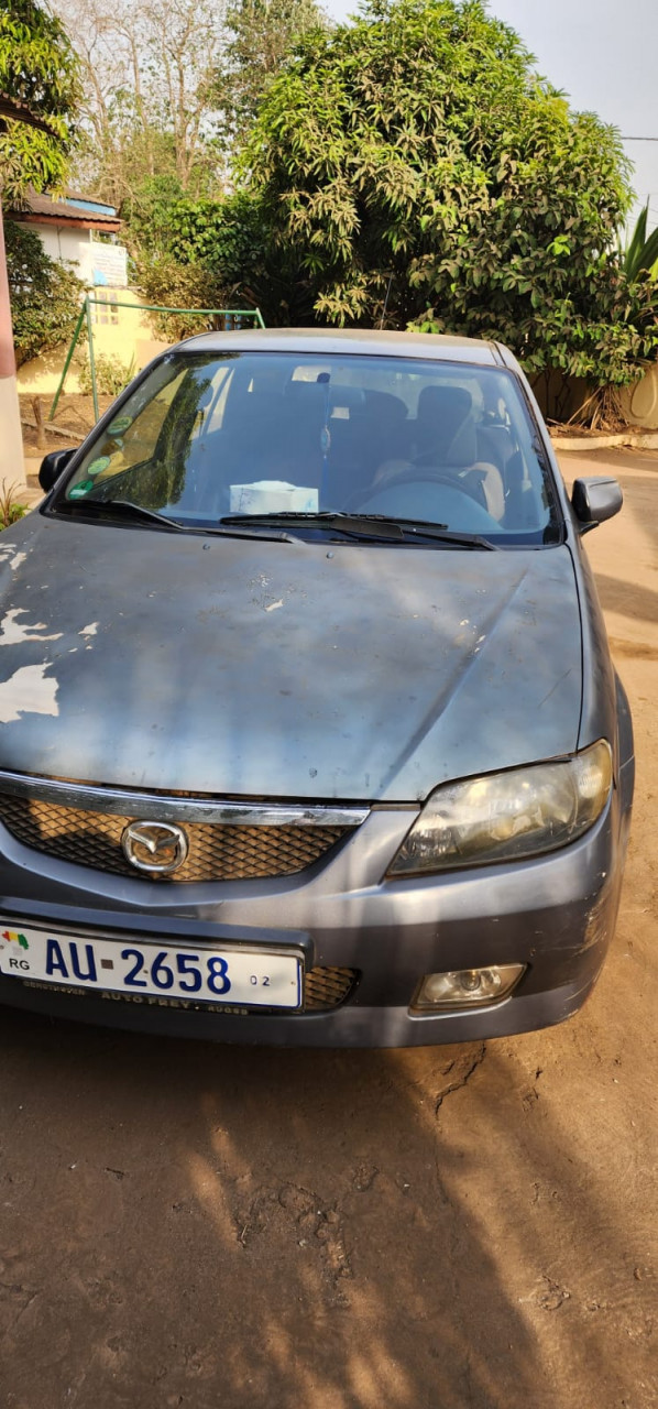 Mazda  323, Voitures, Conakry