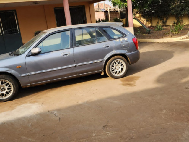Mazda 323, Voitures, Conakry